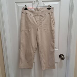 Up! Capri Pants Women's Size Medium Beige Pull On Cropped Stretch Twill Neutral